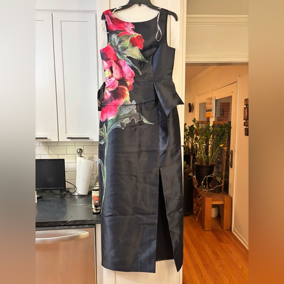 new Kay Unger Luciana column gown in midnight navy blue floral print - Picture 4 of 9